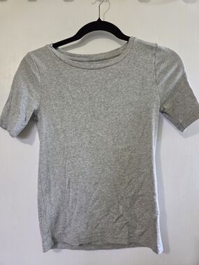 GAP Heather Gray Short Sleeve Tee